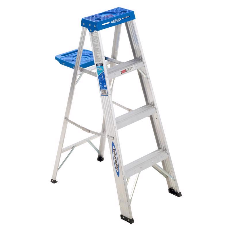 WERNER - Werner 4 ft. H Aluminum Step Ladder Type I 250 lb. capacity
