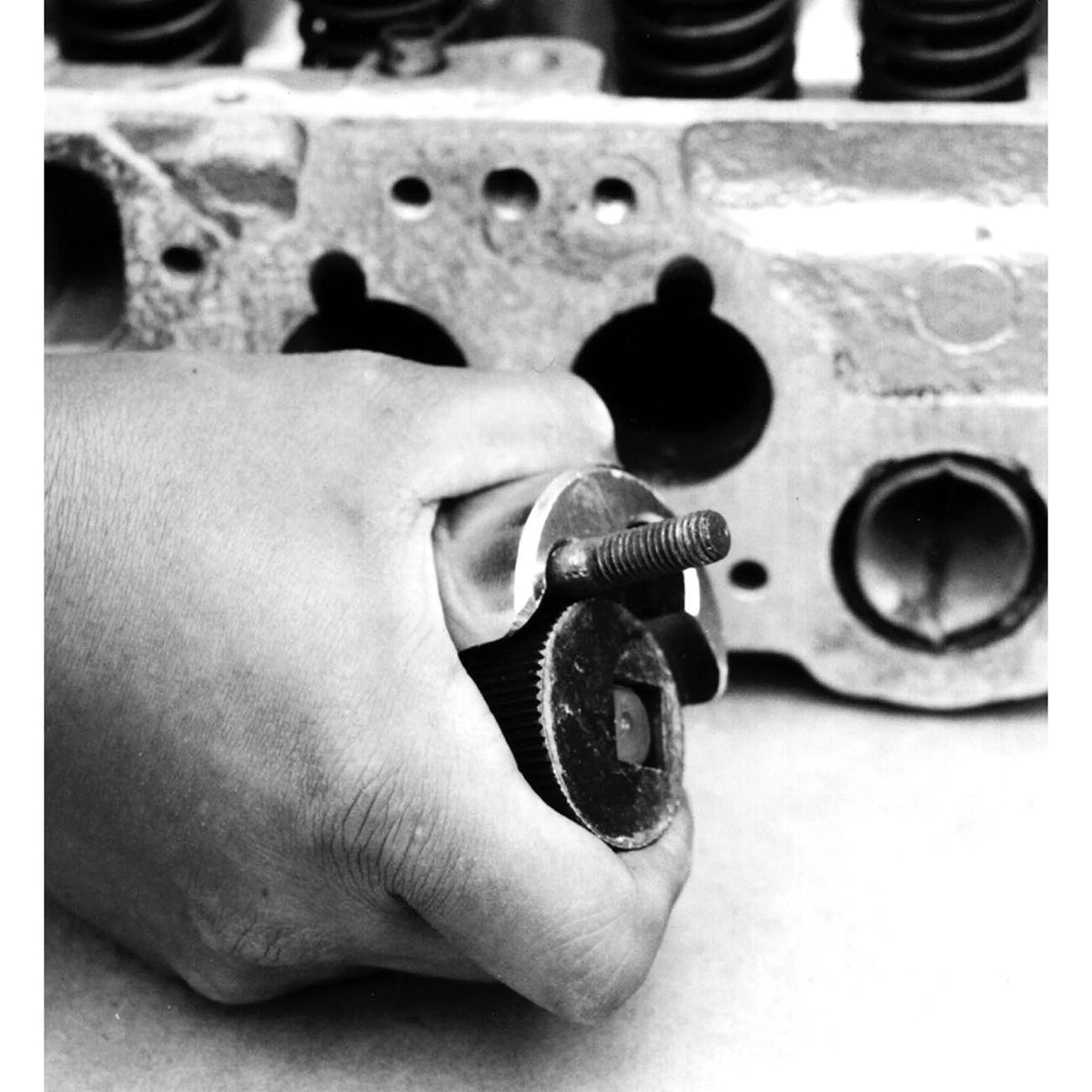Powerbuilt Broken Stud & Bolt Remover: 1/4" to 3/4"